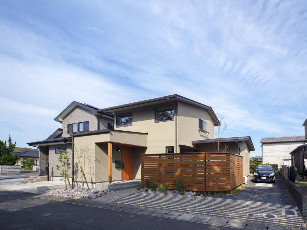 2階建て　郊外に建つ府内町家