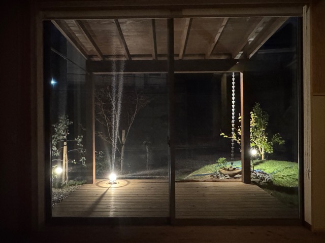 夜の灯りが魅せる、お庭と暮らしの豊かな時間